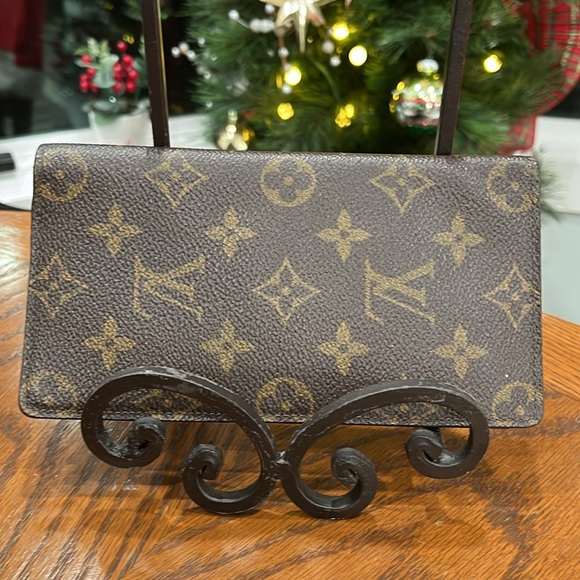 Louis Vuitton Brown Monogram Wallet - Picture 14 of 14